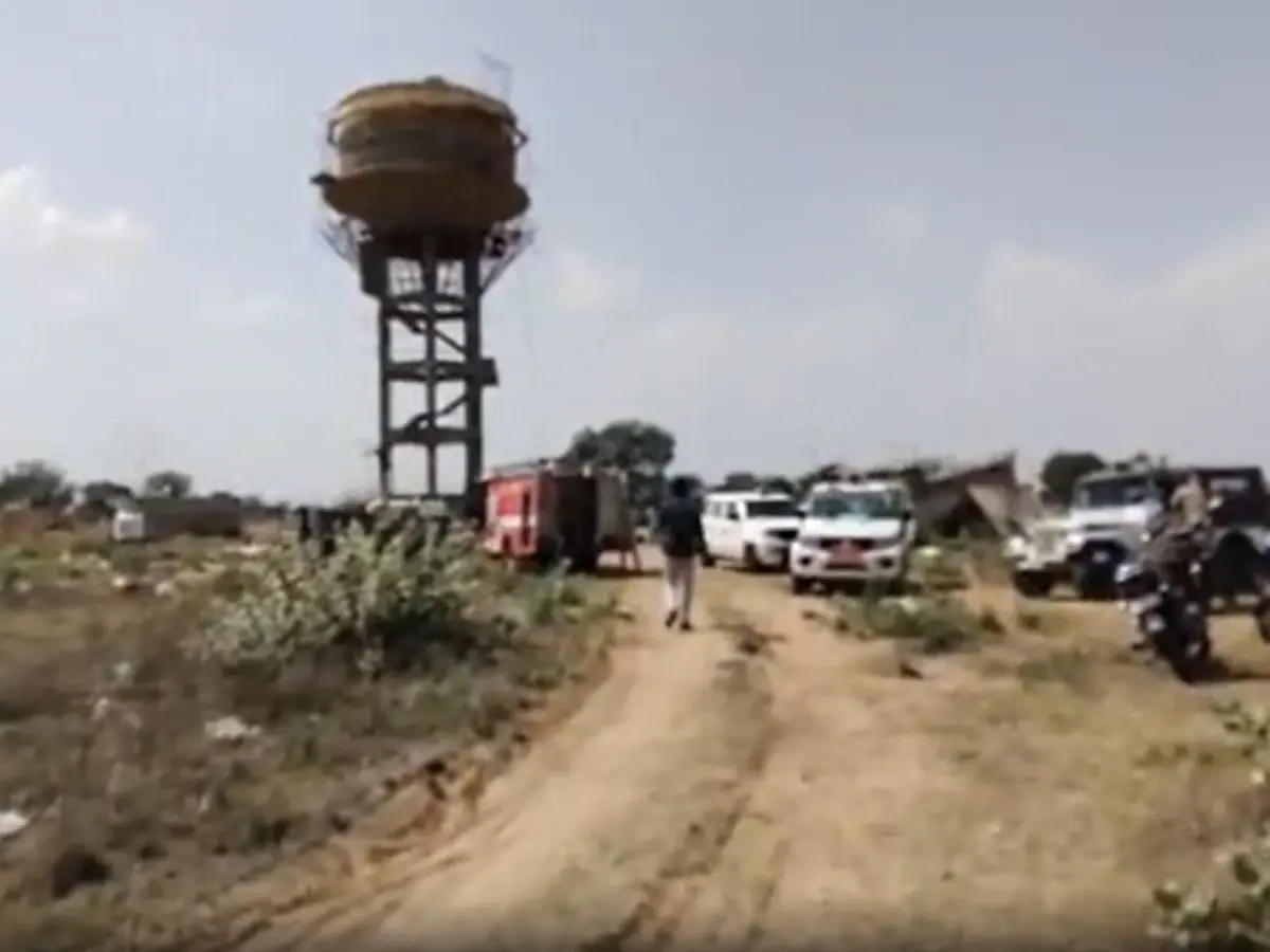 ससुराल वालों के पिटाई से परेशान होकर पानी की टंकी पर चढ़ा शख्स