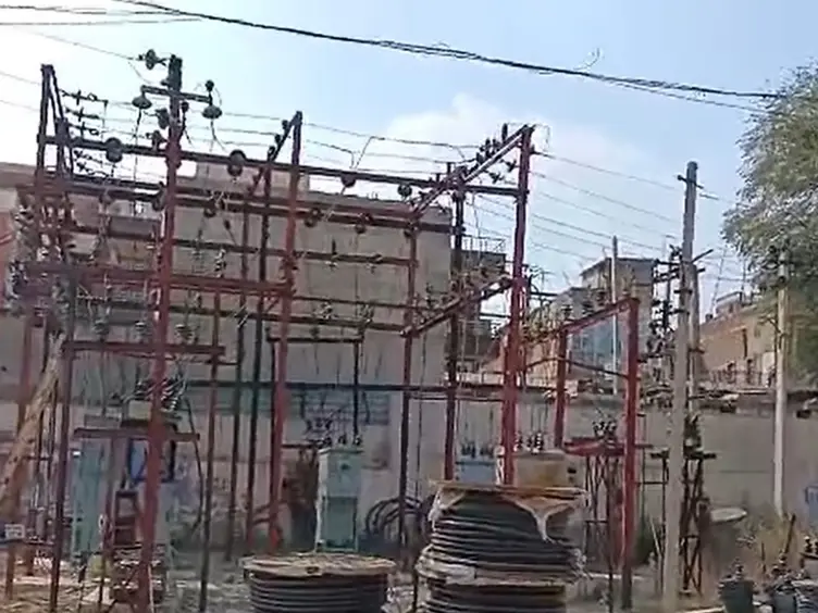 सीकर में गर्मी ने बढ़ाई बिजली की खपत, विभाग ने तेज़ किए सुधार कार्य सीकर में गर्मी ने बढ़ाई बिजली की खपत, विभाग ने तेज़ किए सुधार कार्य