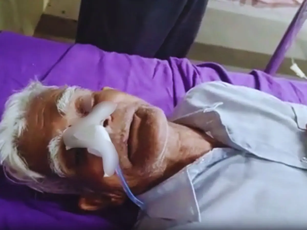 जीते जी बेटे ने मां-बाप को दिखाया नर्क, कमरे की लाइटें-पंखे किए बंद और पानी...