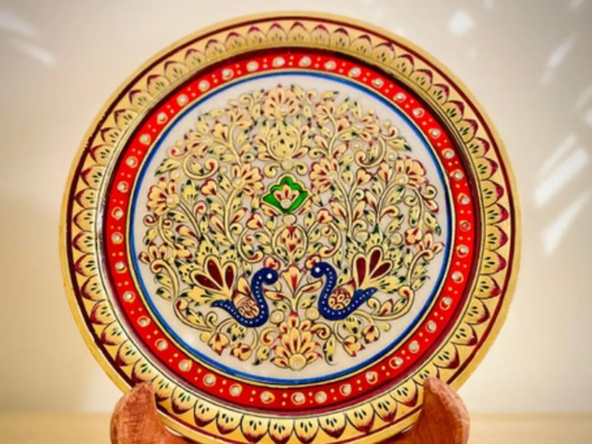 बेहद कमीती है मीनाकारी