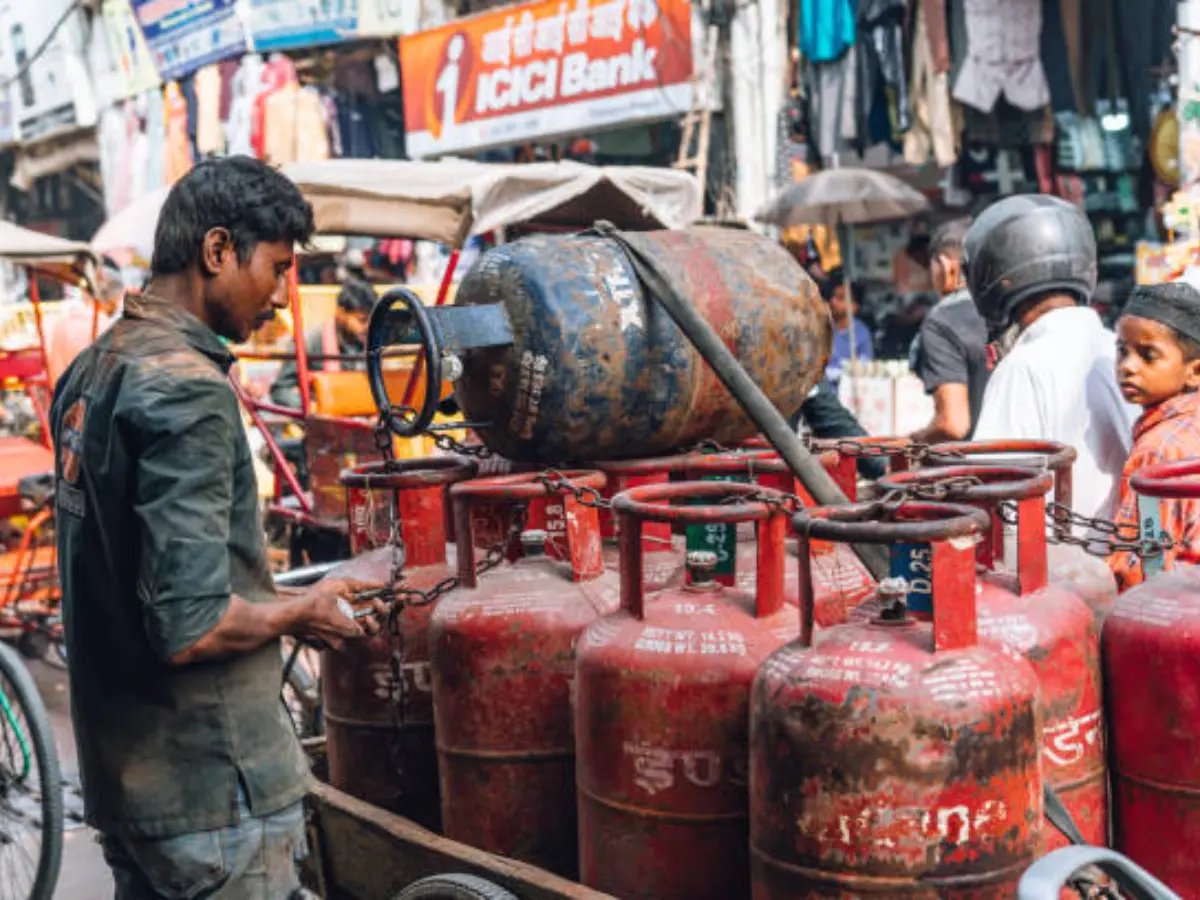 Commercial LPG Cylinder New Price: 24 रुपये सस्ता हुआ एलपीजी गैस सिलेंडर, राजस्थान में नई कीमतें हुईं घोषित, अब इस रेट पर मिलेगी गैस...
