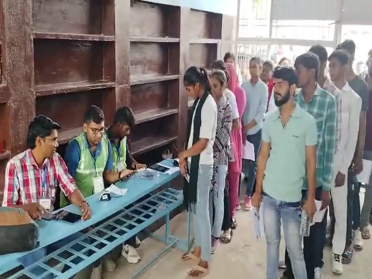 Karauli News: करौली में प्री डीएलएड परीक्षा का हुआ आयोजन, दो पारी में हुई परीक्षा संपन्न