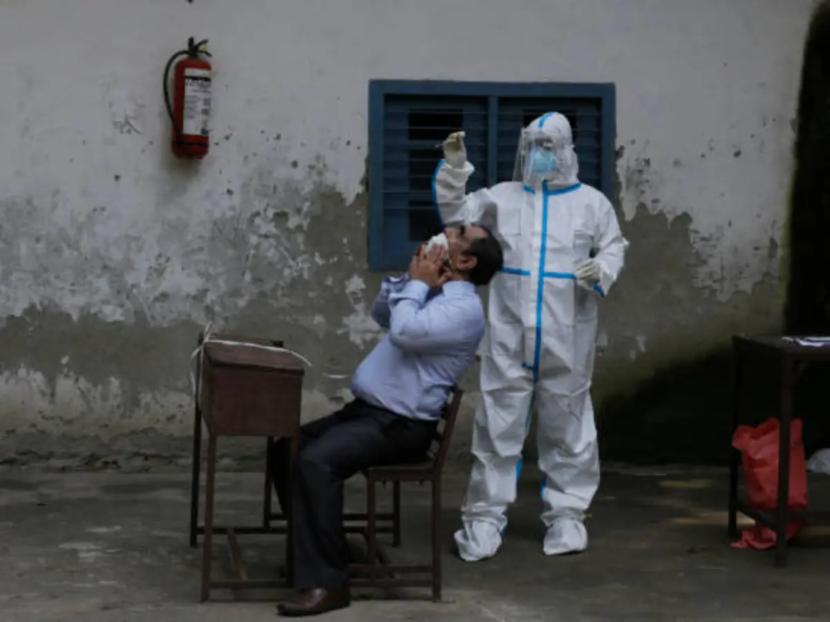 Rajasthan Corona Update: राजस्थान में नहीं थम रहा कोरोना का कहर, तेजी से पसार रहा पैर, 16 लोगों पर किया अटैक