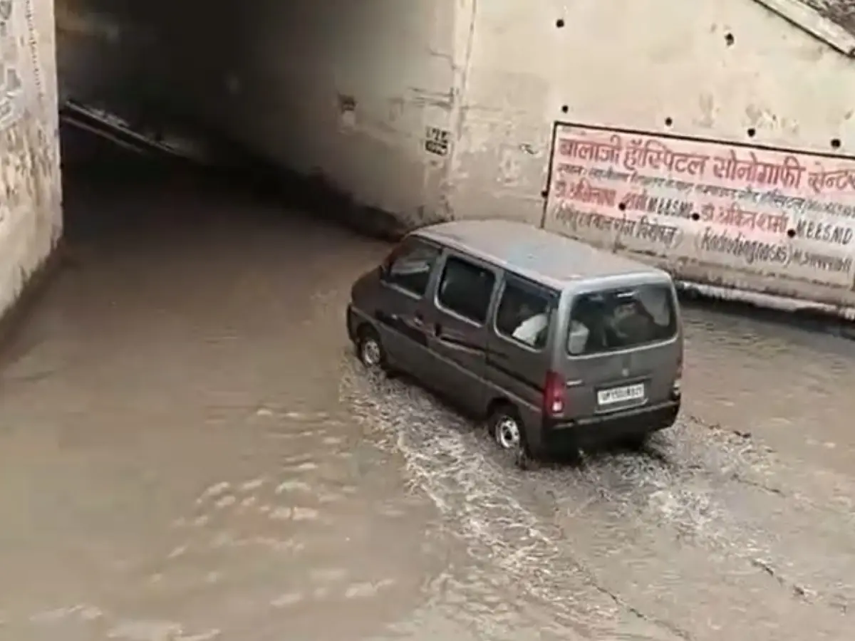 सीकर में बारिश बनी मुसीबत, जलभराव से लोग हुए परेशान सीकर में बारिश बनी मुसीबत, जलभराव से लोग हुए परेशान