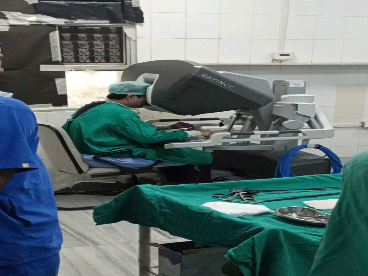 राजस्थान में पहली बार की गई रोबोट से पेंटालून हर्निया की सर्जरी, हुई सफल राजस्थान में पहली बार की गई रोबोट से पेंटालून हर्निया की सर्जरी, हुई सफल