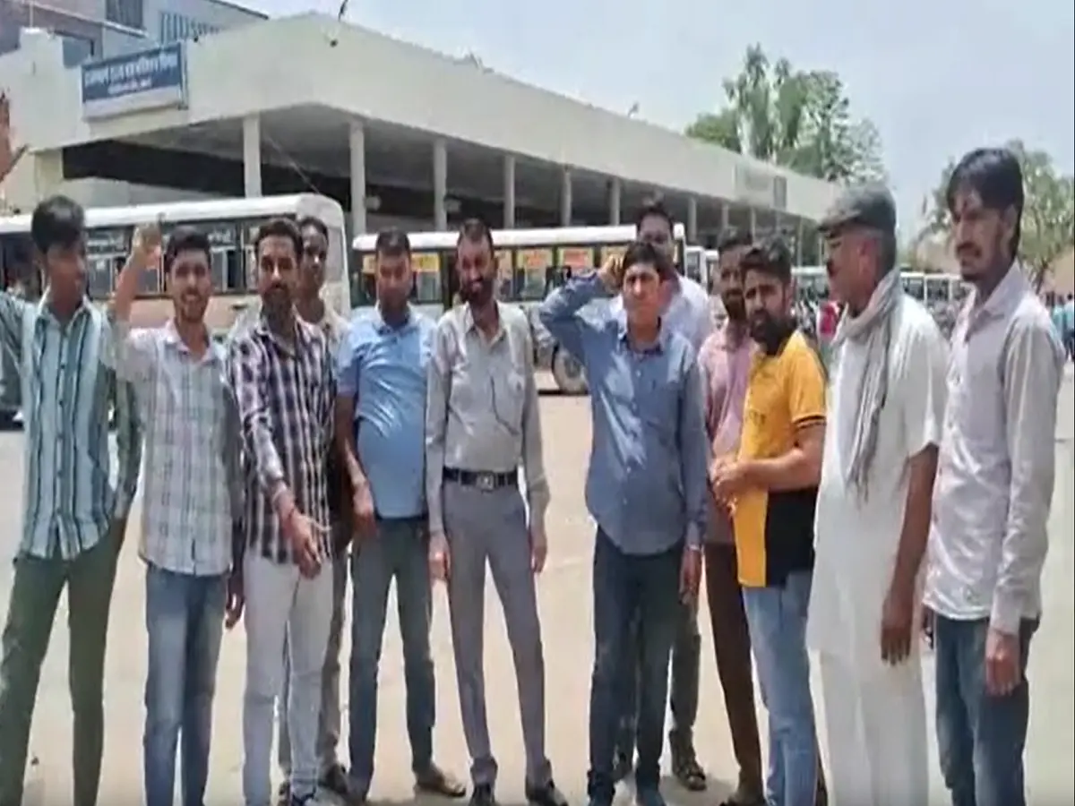 Sikar: सड़क पर सन्नाटा, डिपो में हंगामा! बस सारथियों की हड़ताल से यात्री बेहाल