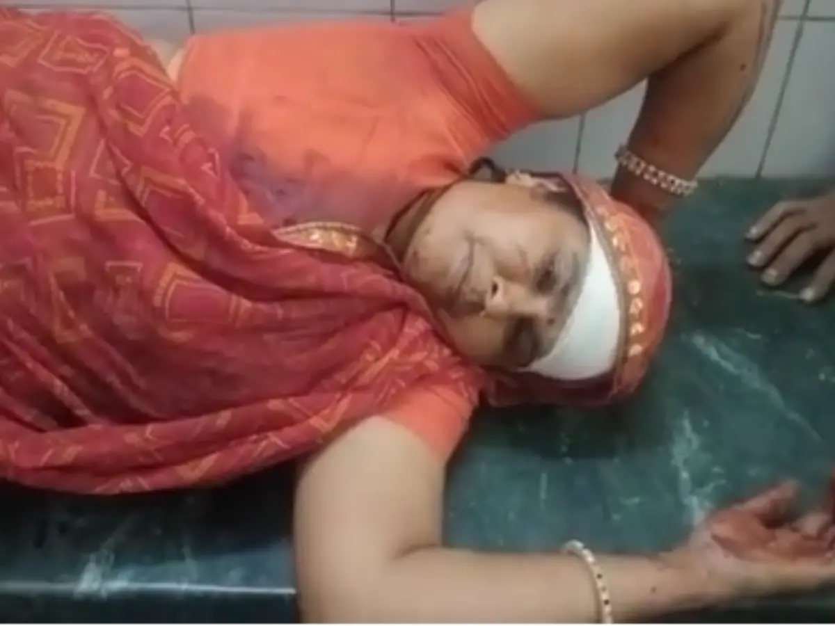 Alwar News: जमीन को लेकर मारने-काटने पर उतारू हुए दो पक्ष, खूनी संघर्ष, 4 महिला समेत 5 गंभीर घायल Alwar News: जमीन को लेकर मारने-काटने पर उतारू हुए दो पक्ष, खूनी संघर्ष, 4 महिला समेत 5 गंभीर घायल