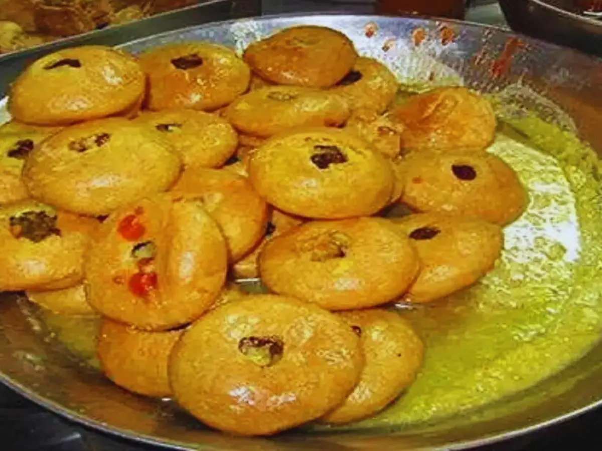 चाशनी में डूबी हुई