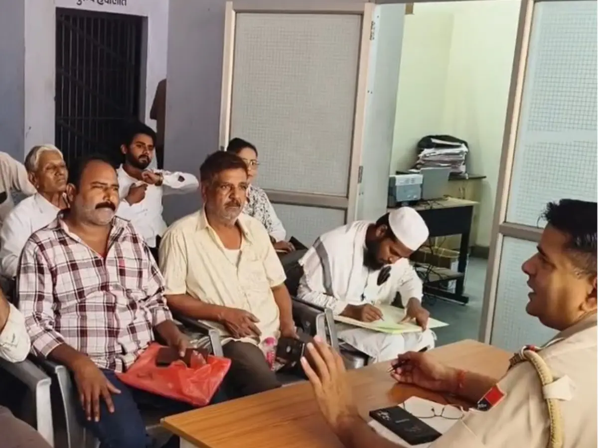 सीकर में एकादशी और बक़रीद को लेकर सीएलजी की बैठक, धार्मिक त्यौहारों को शांति से मनाने के दिए निर्देश सीकर में एकादशी और बक़रीद को लेकर सीएलजी की बैठक, धार्मिक त्यौहारों को शांति से मनाने के दिए निर्देश