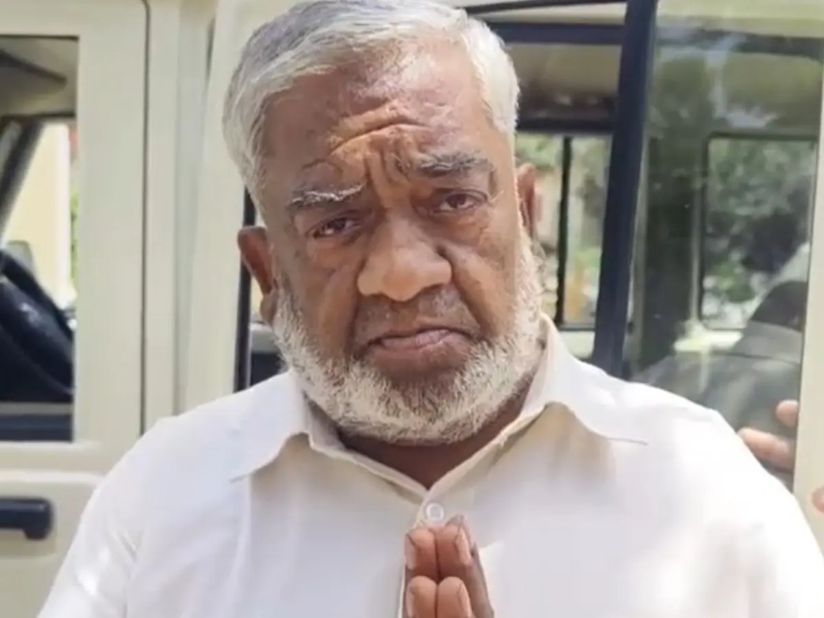 प्रतापगढ़ में पवित्र दीपेश्वर तालाब में अपशिष्ट फेंकने के मामले में आरोपी को कोर्ट में किया गया पेश, जेल भेजने के दिए आदेश प्रतापगढ़ में पवित्र दीपेश्वर तालाब में अपशिष्ट फेंकने के मामले में आरोपी को कोर्ट में किया गया पेश, जेल भेजने के दिए आदेश