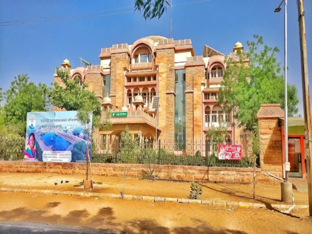Jodhpur News: जोधपुर में गरजा पीला पंजा, कोर्ट के आदेश के बाद निगम ने की कार्रवाई Jodhpur News: जोधपुर में गरजा पीला पंजा, कोर्ट के आदेश के बाद निगम ने की कार्रवाई