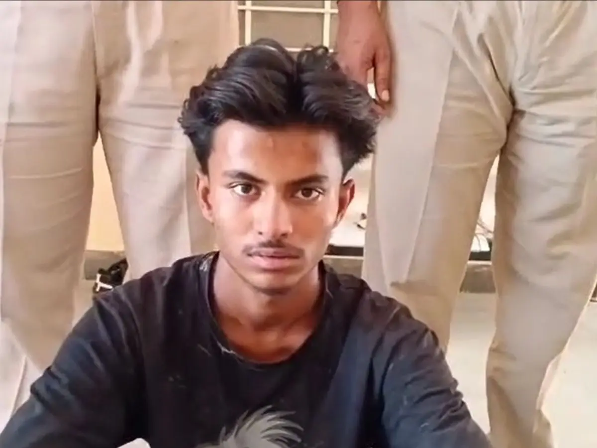 दो भाइयों से मोबाइल लूटने वाले गिरोह का भंडाफोड़, पहले ई-रिक्शा में बैठाया फिर...