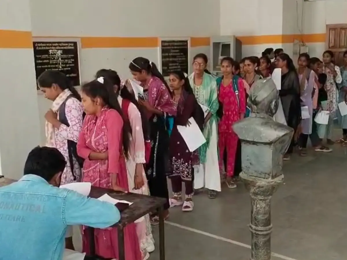 डूंगरपुर गर्ल्स कॉलेज में पहली बार बीबीए कोर्स की शुरुआत, छात्राएं बिजनेस एडमिनिस्ट्रेशन में कर सकेगी स्नातक की डिग्री डूंगरपुर गर्ल्स कॉलेज में पहली बार बीबीए कोर्स की शुरुआत, छात्राएं बिजनेस एडमिनिस्ट्रेशन में कर सकेगी स्नातक की डिग्री