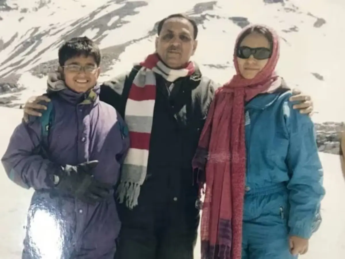 Air India Plane Crash: राजस्थान की चार्टर्ड अकाउंटेंट बहु के सिर से उठ गया पिता विजय रुपाणी का साया, प्लेन क्रैश में दर्दनाक मौत