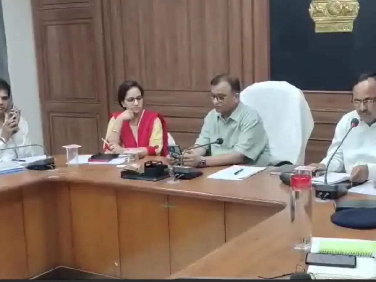 सीकर जिला स्तरीय कोचिंग संस्थान निगरानी समिति की बैठक, गाईड लाईन के पालन पर हुई चर्चा सीकर जिला स्तरीय कोचिंग संस्थान निगरानी समिति की बैठक, गाईड लाईन के पालन पर हुई चर्चा
