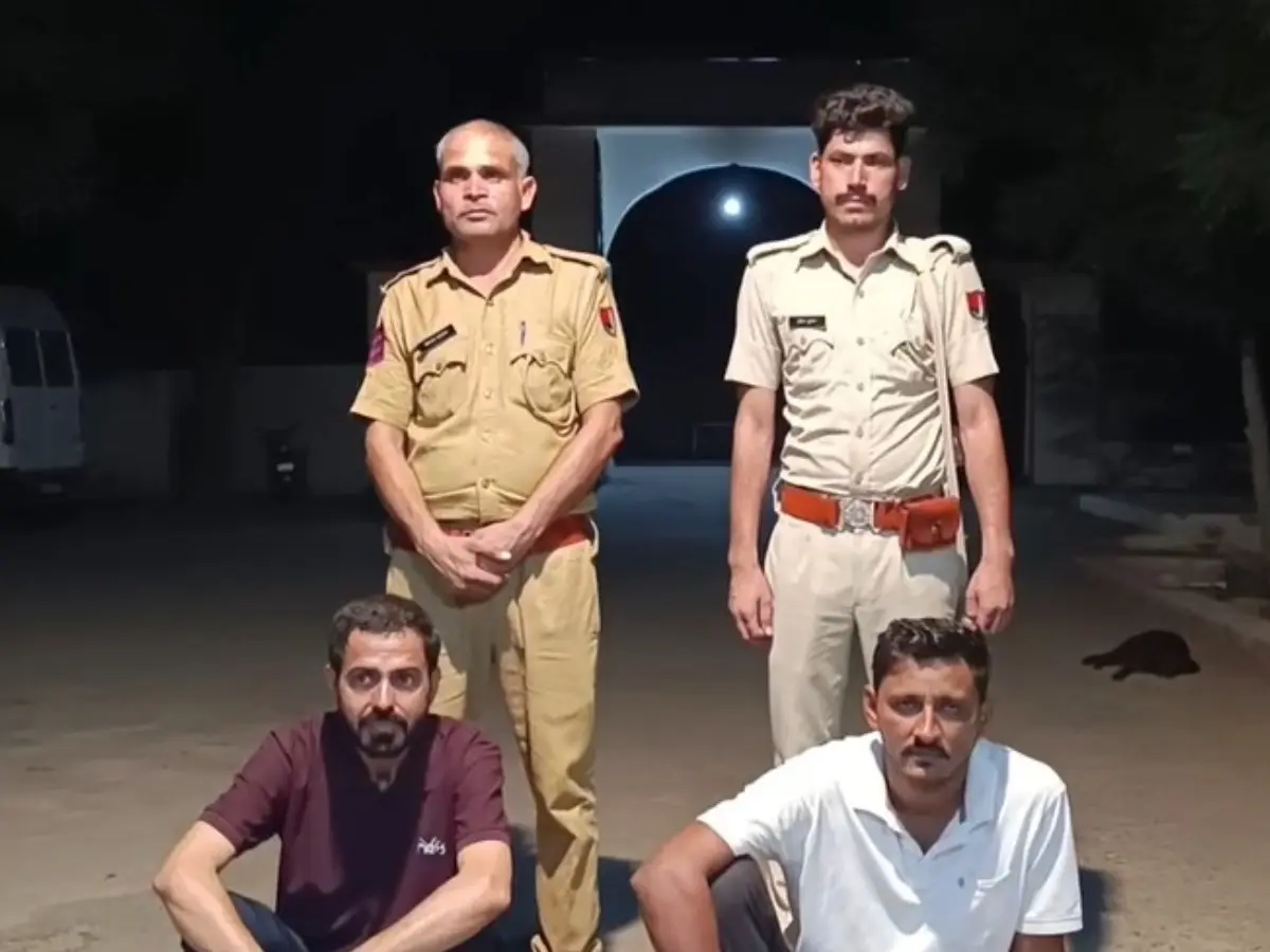 बीकानेर में हुई थी 50 लाख रुपये की ठगी व ट्रिपल मर्डर, पुलिस ने 2 लोगों को किया गिरफ्तार बीकानेर में हुई थी 50 लाख रुपये की ठगी व ट्रिपल मर्डर, पुलिस ने 2 लोगों को किया गिरफ्तार