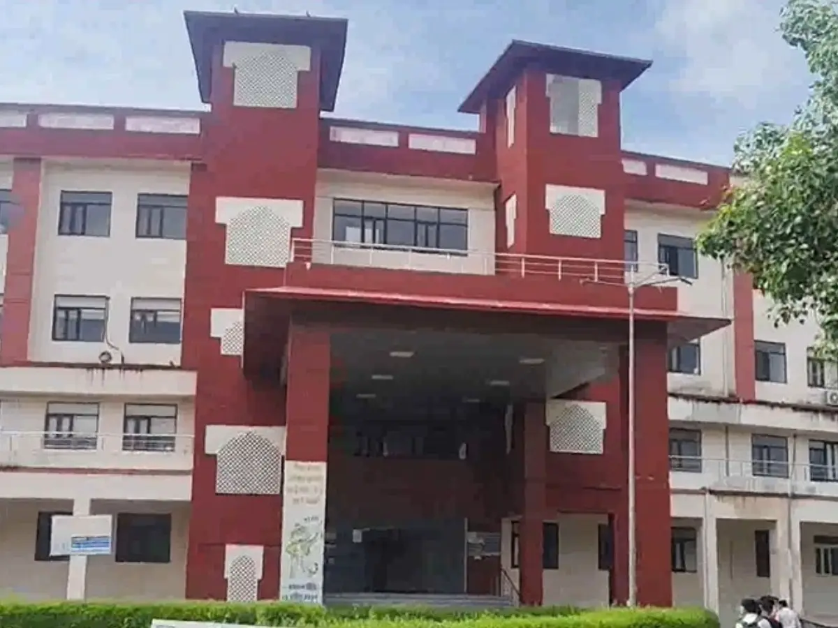 अलवर जिला मुख्यालय पर मिनी सचिवालय में बना बाढ़ नियंत्रण कक्ष