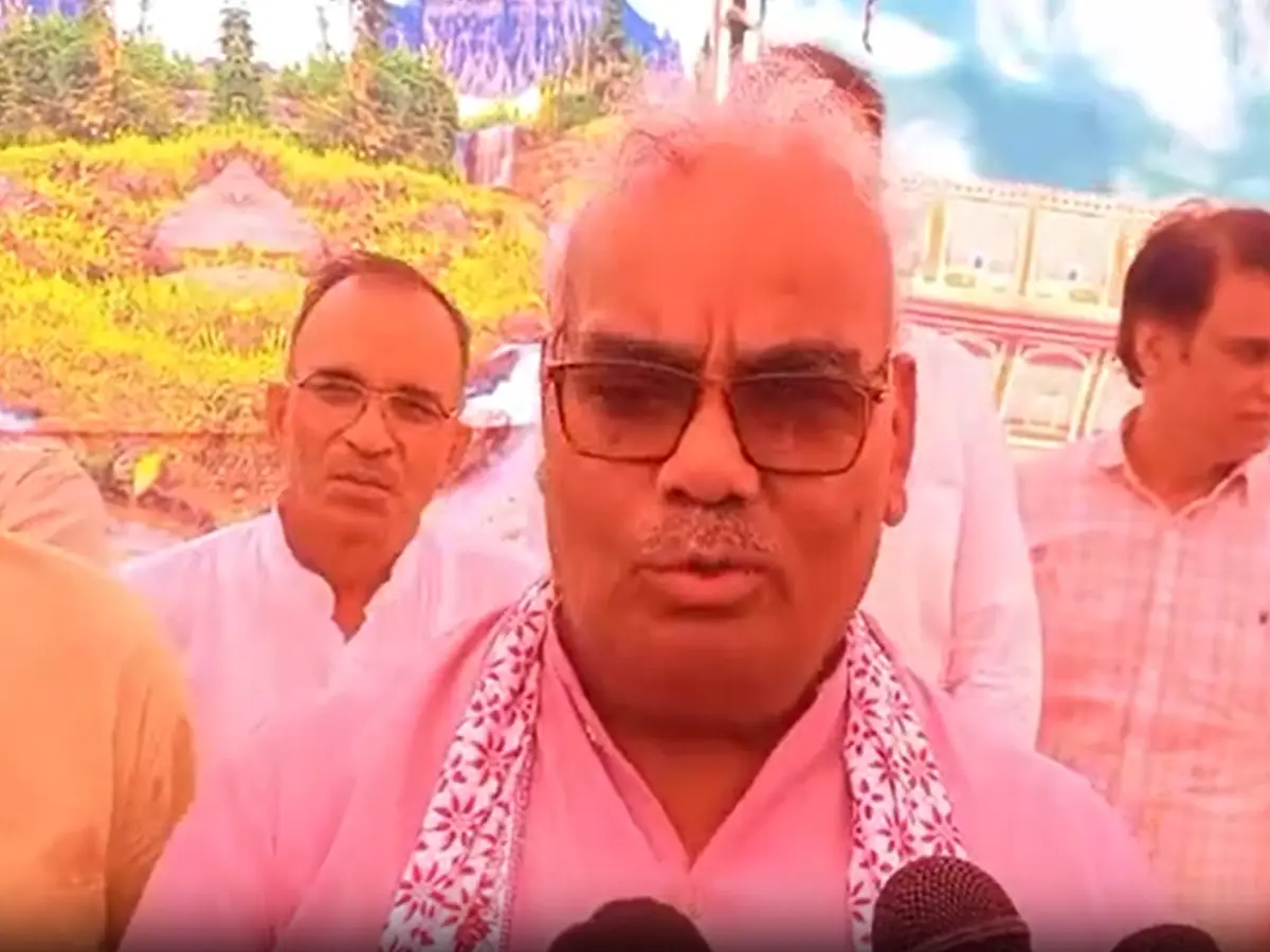 Rajasthan Politics: दिलावर के वायरल वीडियो पर सियासी बवाल, कांग्रेस ने उठाए सवाल Rajasthan Politics: दिलावर के वायरल वीडियो पर सियासी बवाल, कांग्रेस ने उठाए सवाल