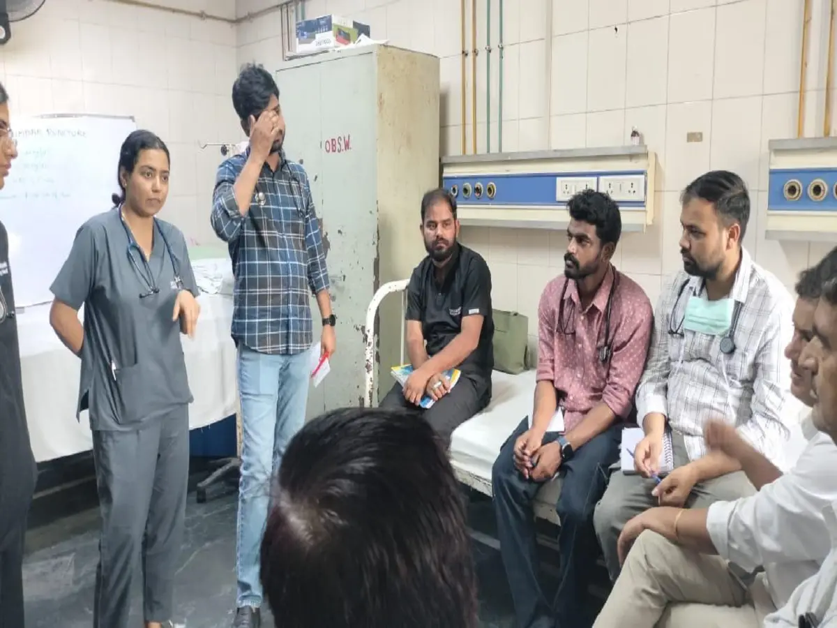 SMS अस्पताल में शिक्षा की जगह मचा घमासान! दो वरिष्ठ डॉक्टरों की जंग में फंसे मासूम छात्र SMS अस्पताल में शिक्षा की जगह मचा घमासान! दो वरिष्ठ डॉक्टरों की जंग में फंसे मासूम छात्र