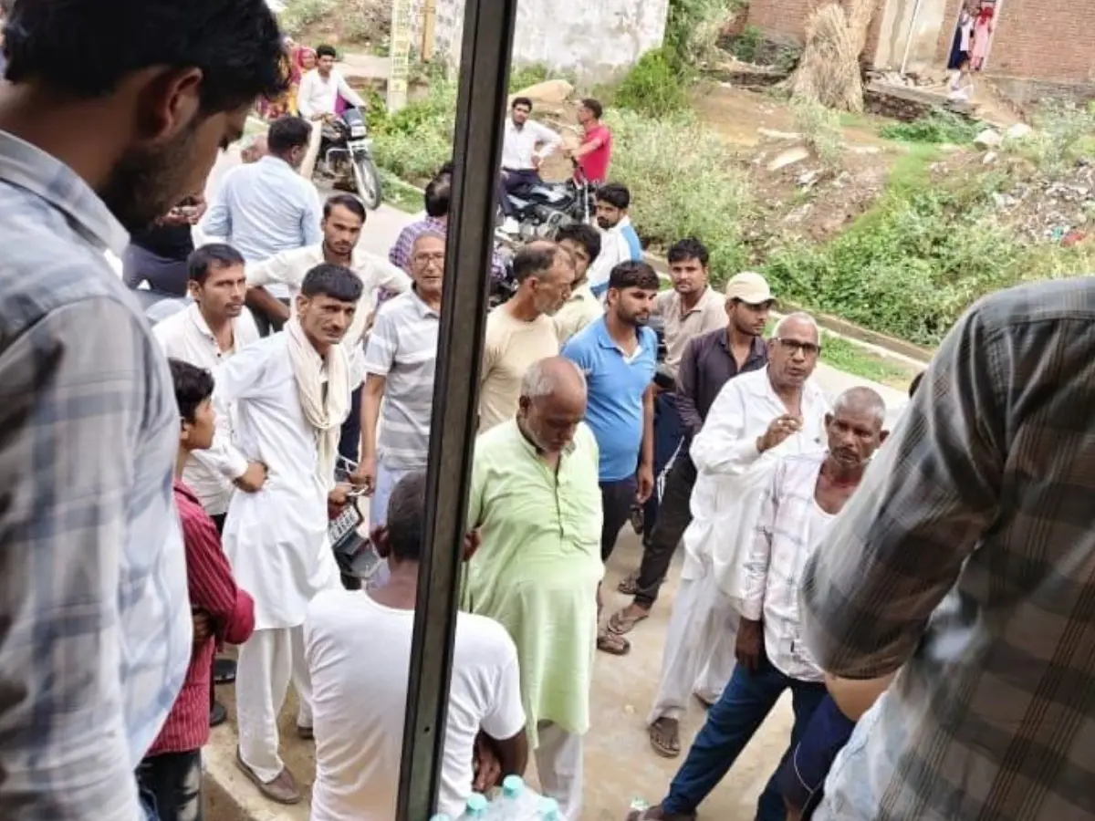 कोटपूतली में कृषि विभाग की कार्रवाई, महनपुर में अवैध रुप से विक्रय के लिये लाये गये 120 यूरिया के बैग जब्त