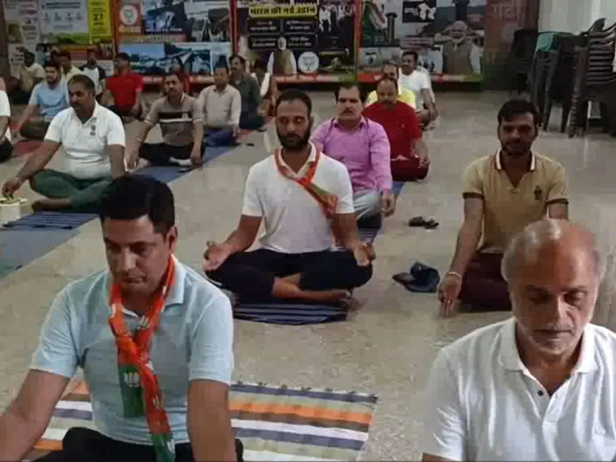 अंतर्राष्ट्रीय योग दिवस से पूर्व भाजपा कार्यालय पर योग शिविर का आयोजन