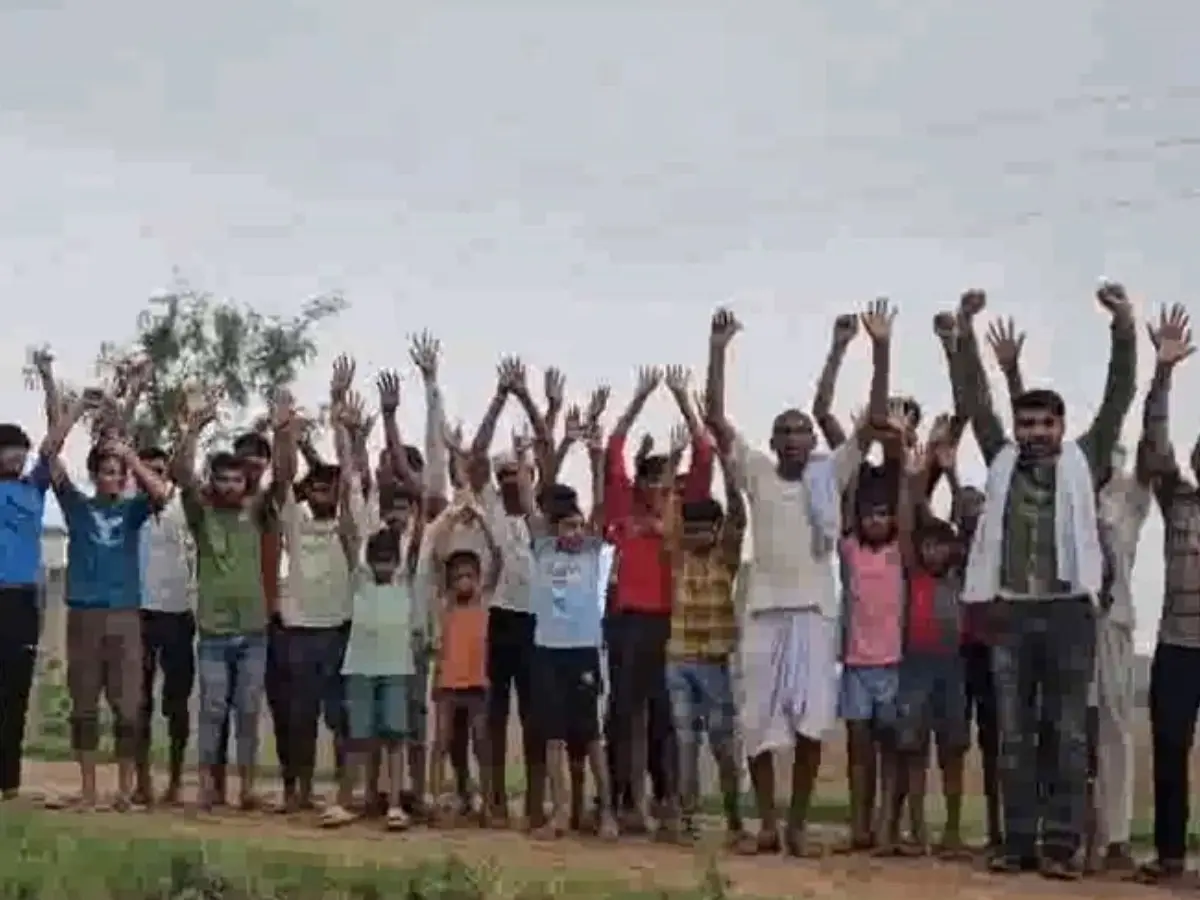 बासनरबद से कोठिया तक 5 किमी सड़क कीचड से भरी, ग्रामीणों में गहरा आक्रोश