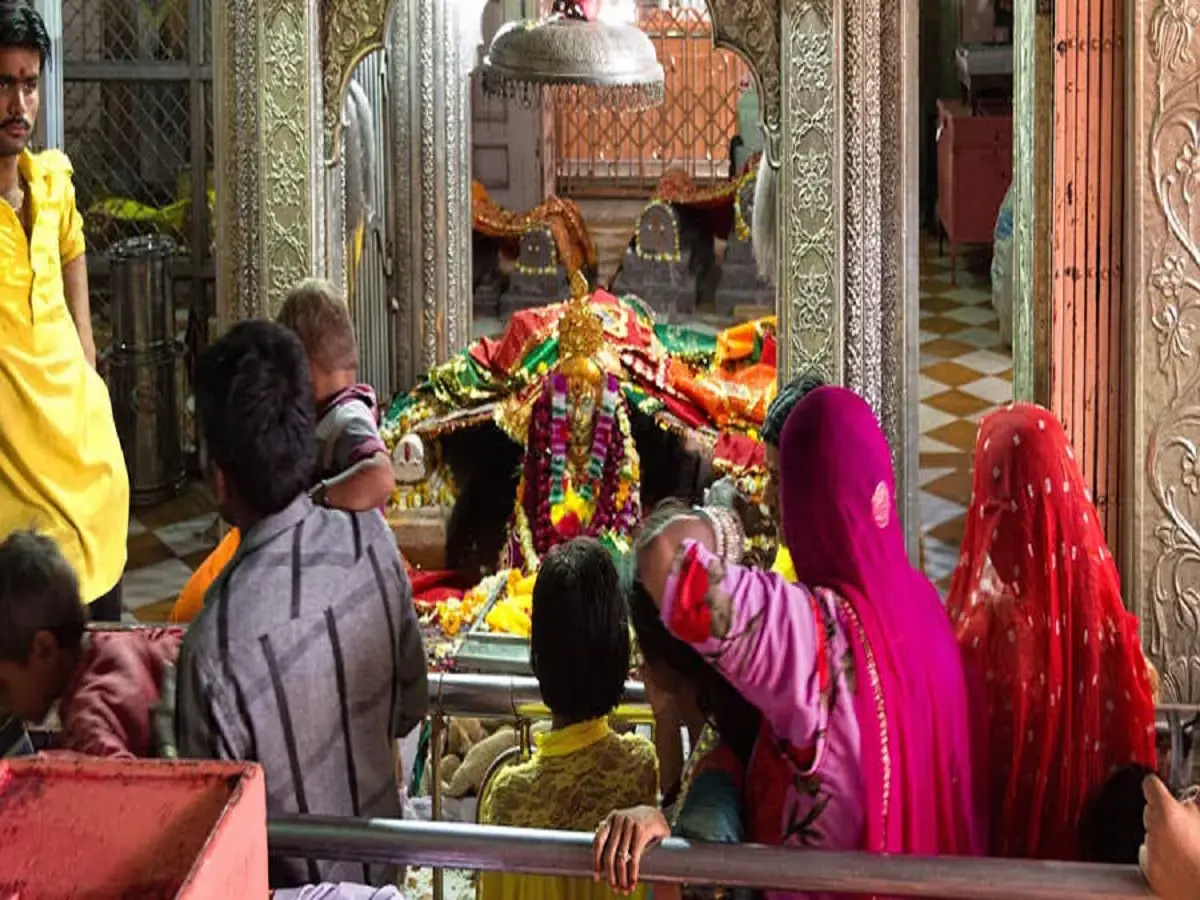 आस्था पर अनुशासन! बाबा रामदेव समाधि स्थल पर छोटे धार्मिक प्रतीकों की एंट्री बैन