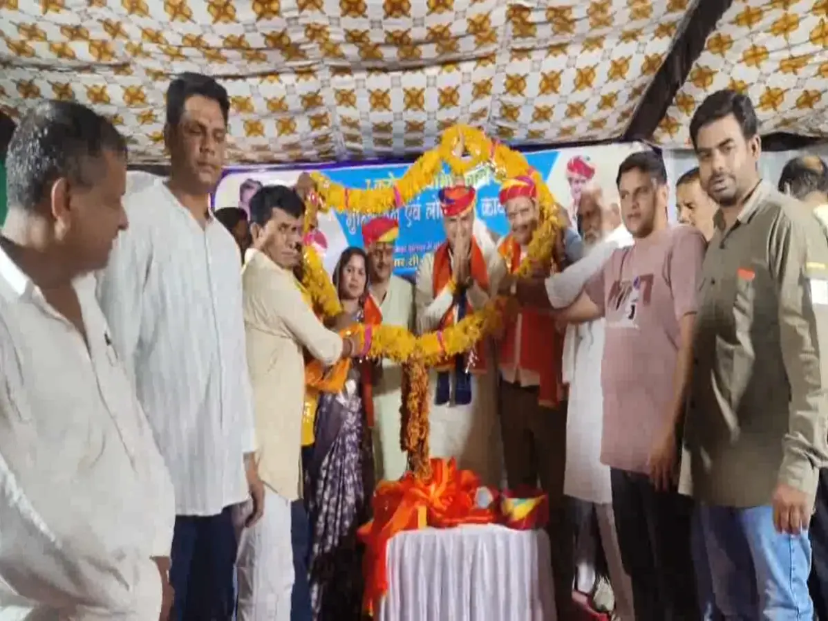 Pratapgarh News: प्रतापगढ़ में मंत्री और सांसद ने किया 7 करोड़ रुपये के विकास कार्यों का लोकार्पण