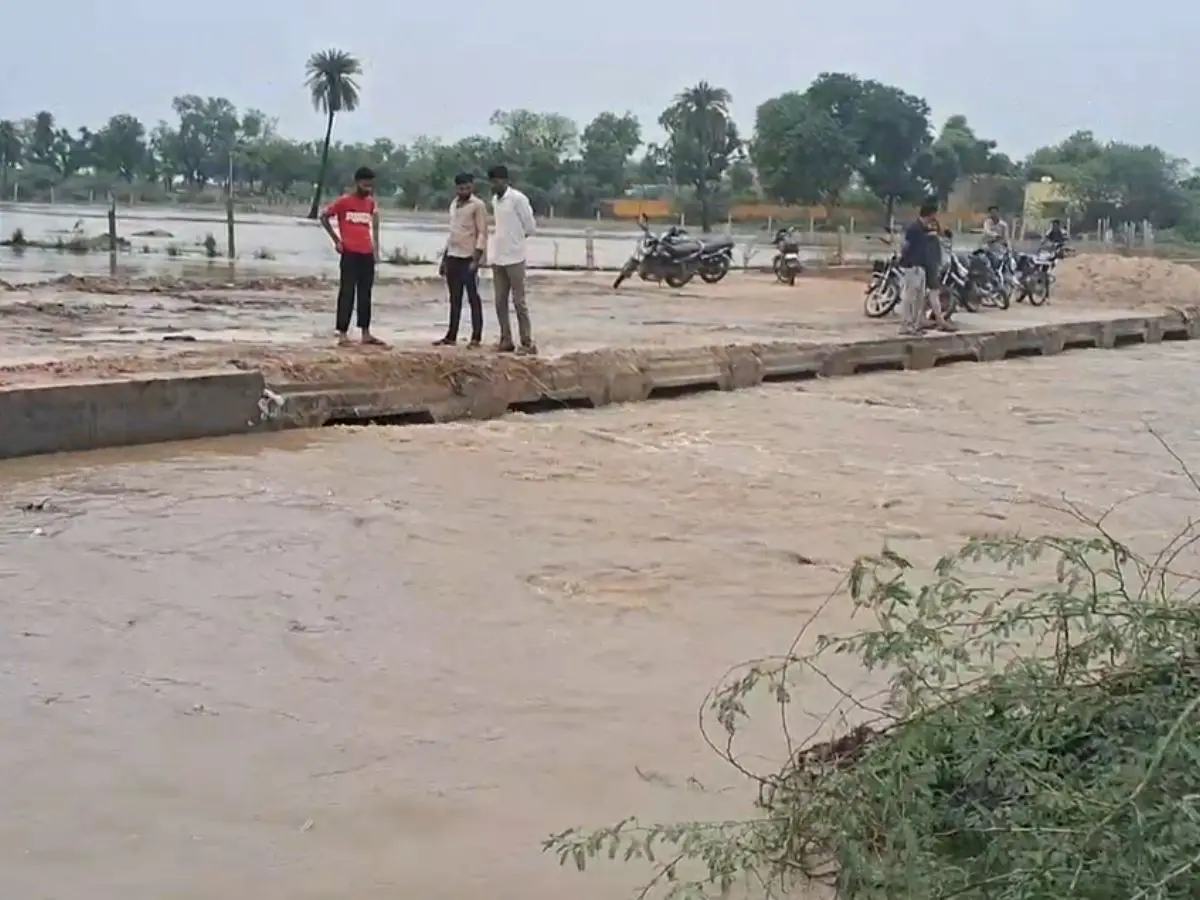 टोंक में मूसलाधार बारिश से तबाही! तालाब और नाले उफान पर, घरों में घुसा पानी
