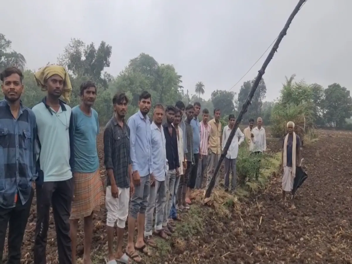 Banswara News: 4 साल से खतरे में जी रहे जिंदगी! विभाग के कान पर नहीं रेंग रही जूं