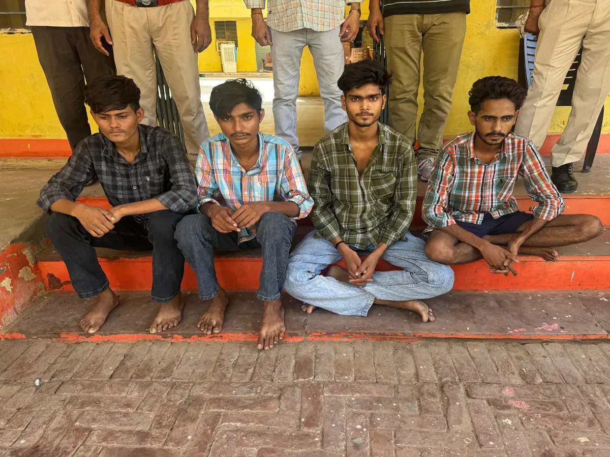 Dholpur News: बालक गौरव के अपहरण मामले का खुलासा, पकड़े गए 4 आरोपी Dholpur News: बालक गौरव के अपहरण मामले का खुलासा, पकड़े गए 4 आरोपी