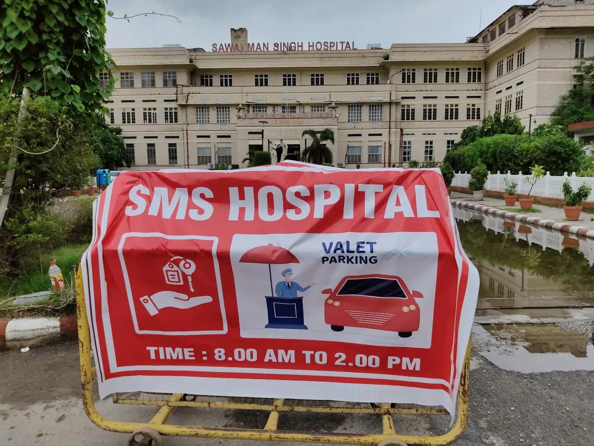 Jaipur News: SMS अस्पताल में शुरू हुई वैलेट पार्किंग, स्टॉफ को मिली बड़ी राहत