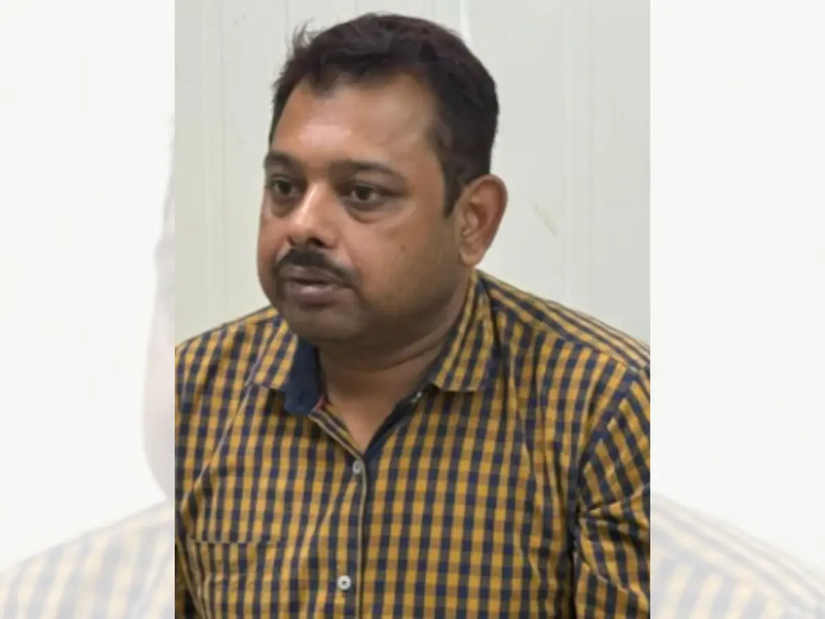 Rajasthan Crime: जयपुर में PCPNDT टीम की बड़ी कार्रवाई, राजस्थान में बेची जा रही थी अवैध सोनोग्राफी मशीन, डील करते हुए अमिताभ भादुरी गिरफ्तार Rajasthan Crime: जयपुर में PCPNDT टीम की बड़ी कार्रवाई, राजस्थान में बेची जा रही थी अवैध सोनोग्राफी मशीन, डील करते हुए अमिताभ भादुरी गिरफ्तार