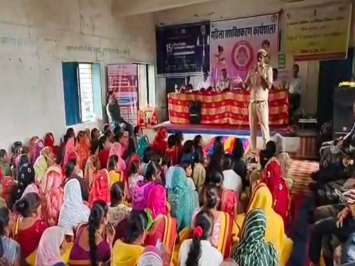 Dungarpur News: डूंगरपुर में साइबर ठगी पर कसा शिकंजा, कार्रवाई के साथ पुलिस चला रही अभियान