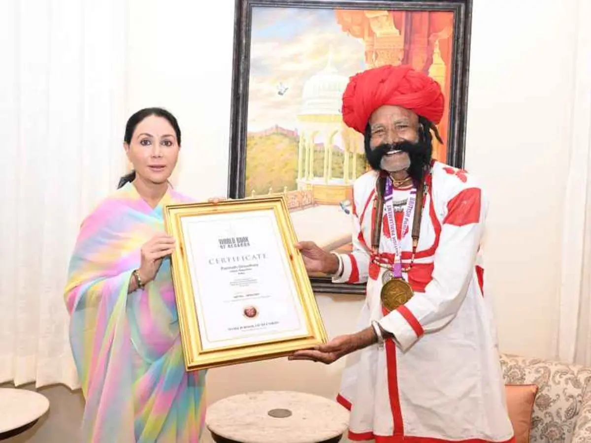 नाक से अलगोजा बजाने वाले रामनाथ चौधरी ने दीया कुमारी से की मुलाकात, राष्ट्रीय सम्मान की उठी मांग नाक से अलगोजा बजाने वाले रामनाथ चौधरी ने दीया कुमारी से की मुलाकात, राष्ट्रीय सम्मान की उठी मांग