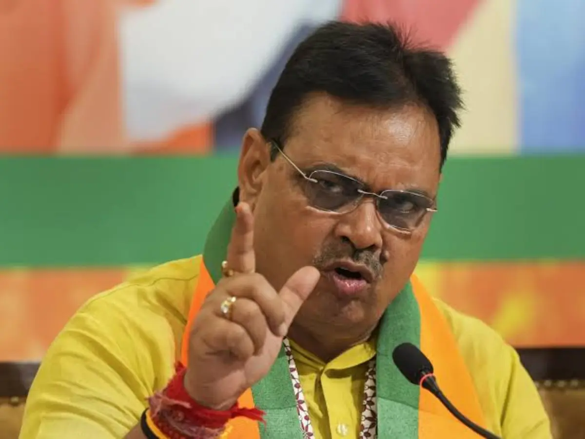 Rajasthan News: राजस्थान में भ्रष्टाचार पर जीरो टॉलरेंस, 10 रिटायर्ड अधिकारियों की पेंशन रोकी, 7 पर चलेगा मुकदमा, 2 को भेजा घर, सीएम भजनलाल शर्मा का बड़ा एक्शन