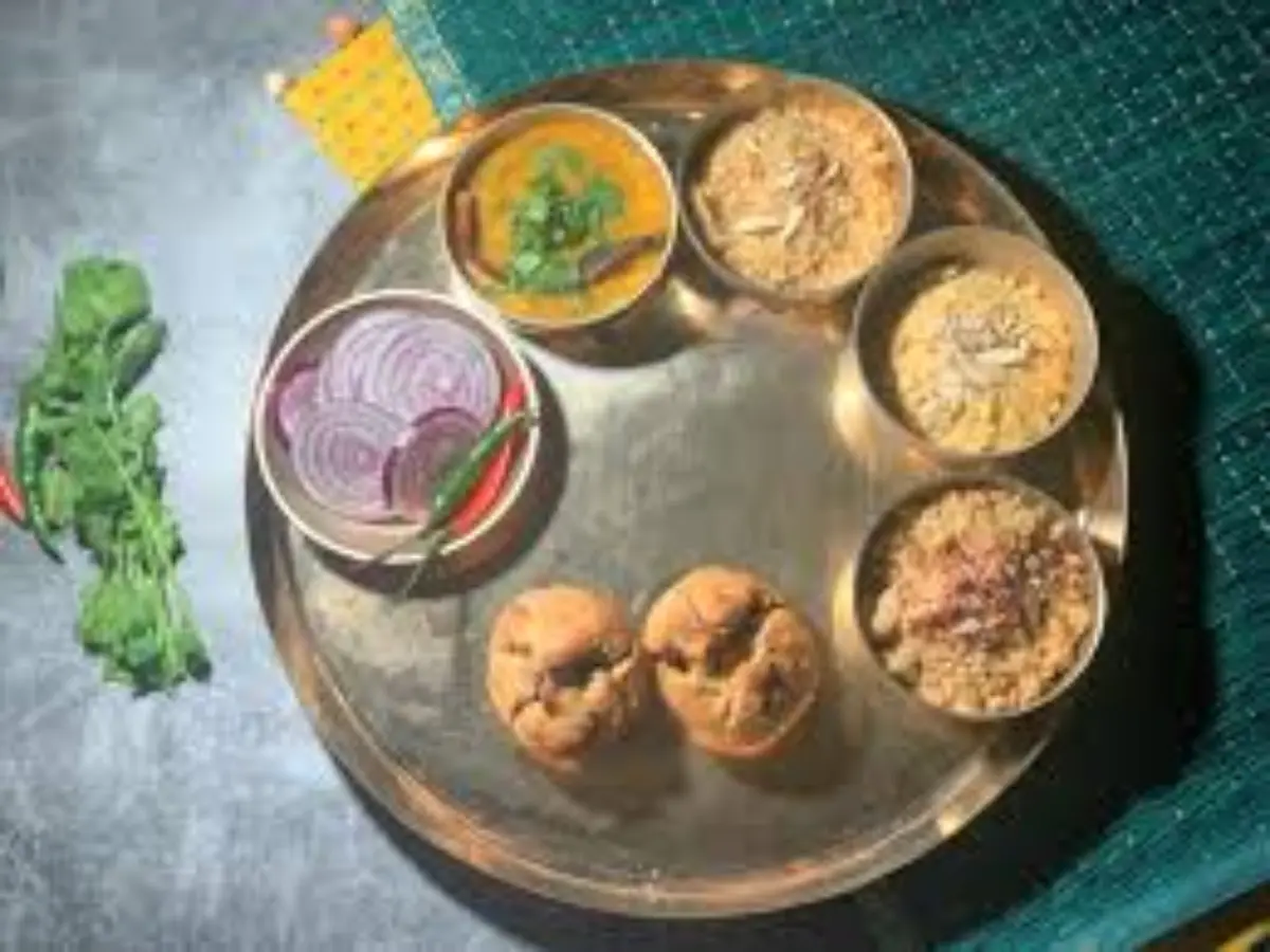 कुकर में बाटी कैसे पकाएं