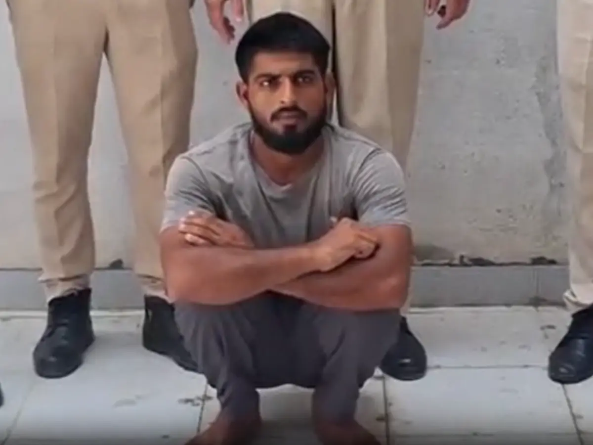 Rajasthan Crime: छत पर चैन की नींद सो रहा था पिता, तभी पहुंचा बेटा और कर दी हत्या Rajasthan Crime: छत पर चैन की नींद सो रहा था पिता, तभी पहुंचा बेटा और कर दी हत्या
