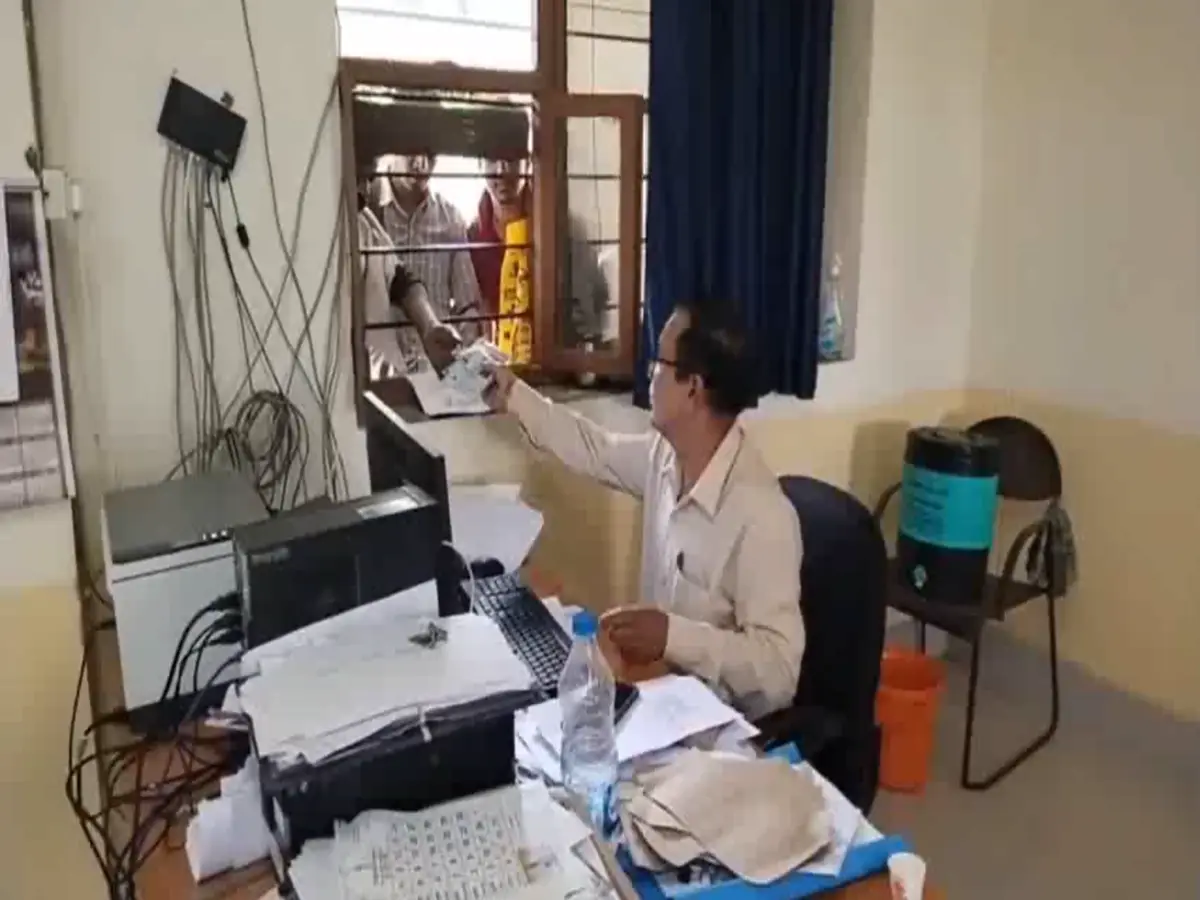 Pratapgarh News: गिव अप अभियान में जागरूकता की मिसाल बना प्रतापगढ़, NFSA नामांकन में भी जिले का नाम रोशन