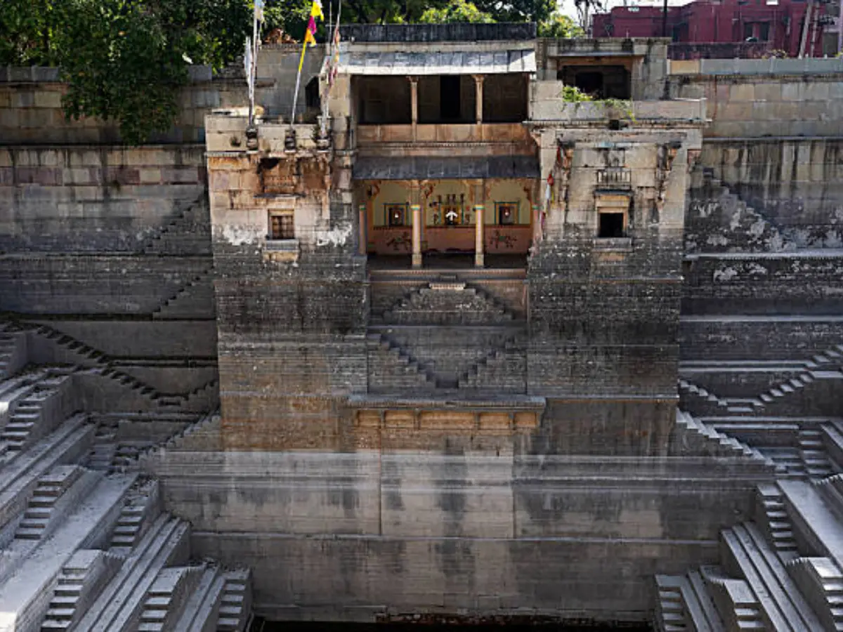 रानीजी की बावड़ी
