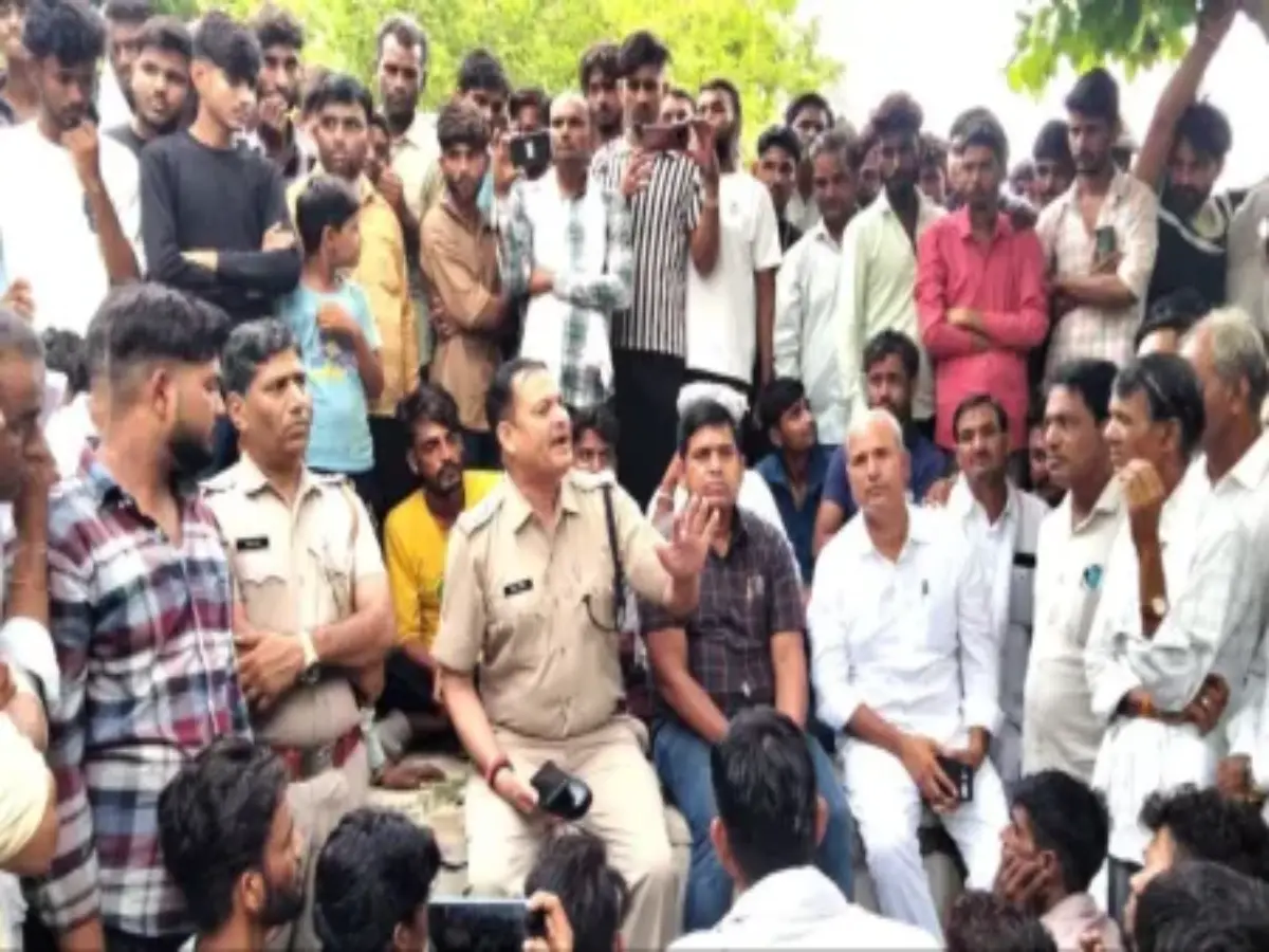 Tonk News: देवली में गरमाया माहौल – प्रशासन ने मांगे ठुकराईं, ग्रामीणों का अल्टीमेटम जारी! Tonk News: देवली में गरमाया माहौल – प्रशासन ने मांगे ठुकराईं, ग्रामीणों का अल्टीमेटम जारी!