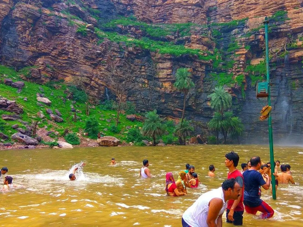 Jhojeshwar Mahadev waterfall