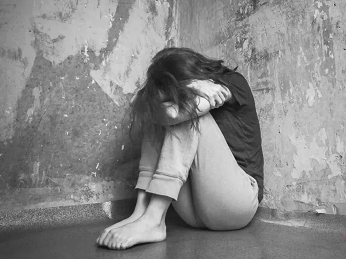 हैवान बाप! चंद रुपयों की लालच में बेटी का किया सौदा, अलग-अलग मर्दों से...