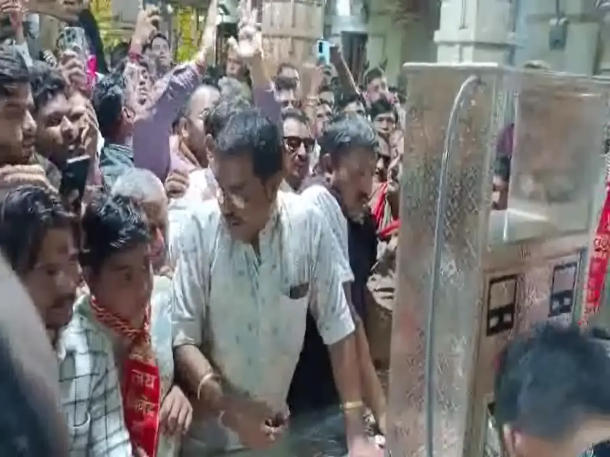 हर महीने खुलता है चढ़ावे का खजाना
