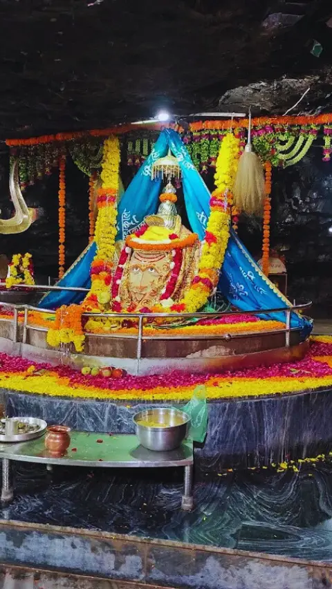 राजस्थान की इस गुफा में विराजित है चमत्कारी शिवलिंग, सावन में करें महादेव के दर्शन का प्लान!
