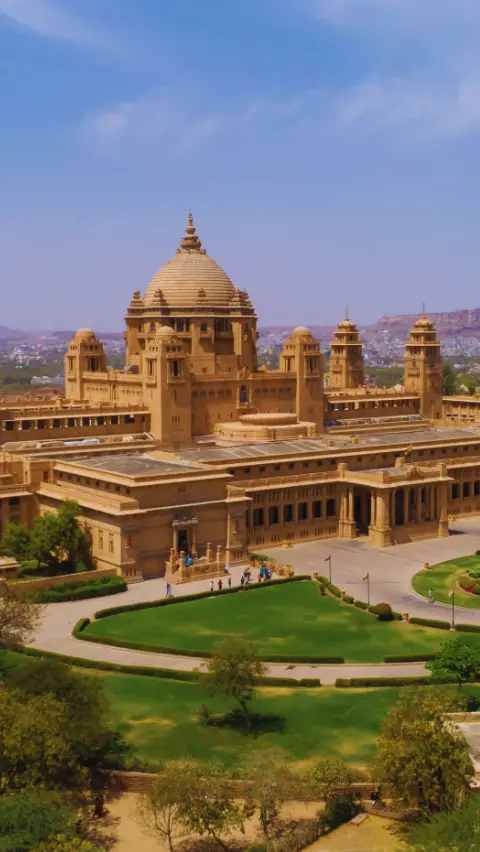राजस्थान के इस शाही महल को जरूर करें विजिट, नजारे ऐसे कि नहीं करेगा लौटने का मन!