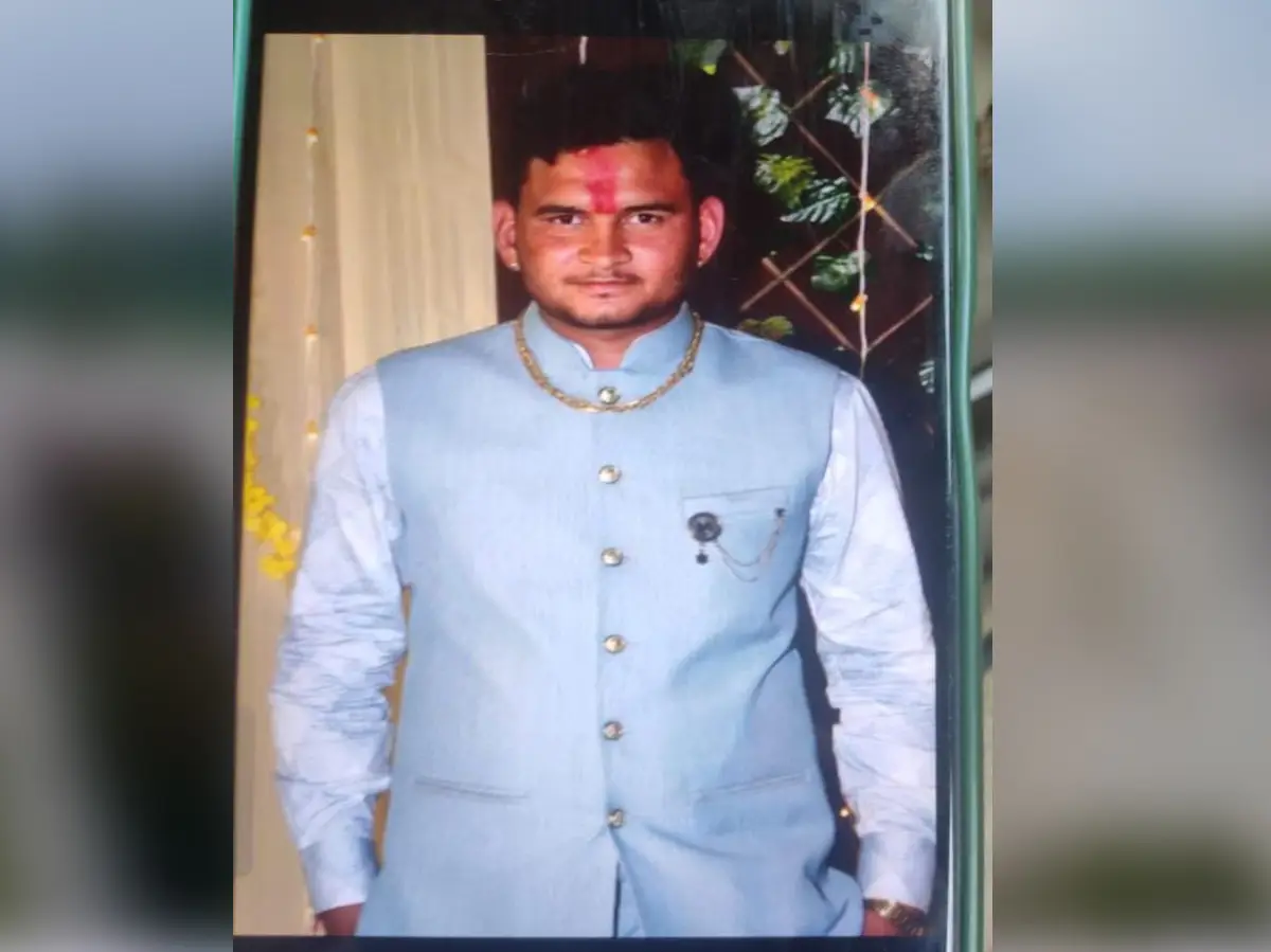 Jhalawar News: खानपुर में आधा दर्जन बदमाशों ने युवक को चाकू से गोद डाला, हुई मौत Jhalawar News: खानपुर में आधा दर्जन बदमाशों ने युवक को चाकू से गोद डाला, हुई मौत