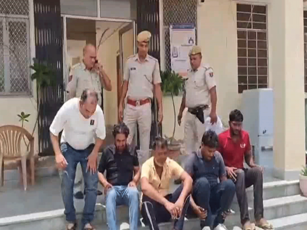 Jhunjhunu News: नाम नहीं बताने पर युवक की हत्या, मिला अर्धनग्न शव Jhunjhunu News: नाम नहीं बताने पर युवक की हत्या, मिला अर्धनग्न शव