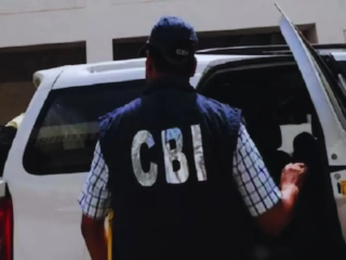 मंडोर बैंक मैनेजर विवेक कच्छावा के घर CBI रेड, आय से अधिक संपत्ति की जांच जारी मंडोर बैंक मैनेजर विवेक कच्छावा के घर CBI रेड, आय से अधिक संपत्ति की जांच जारी