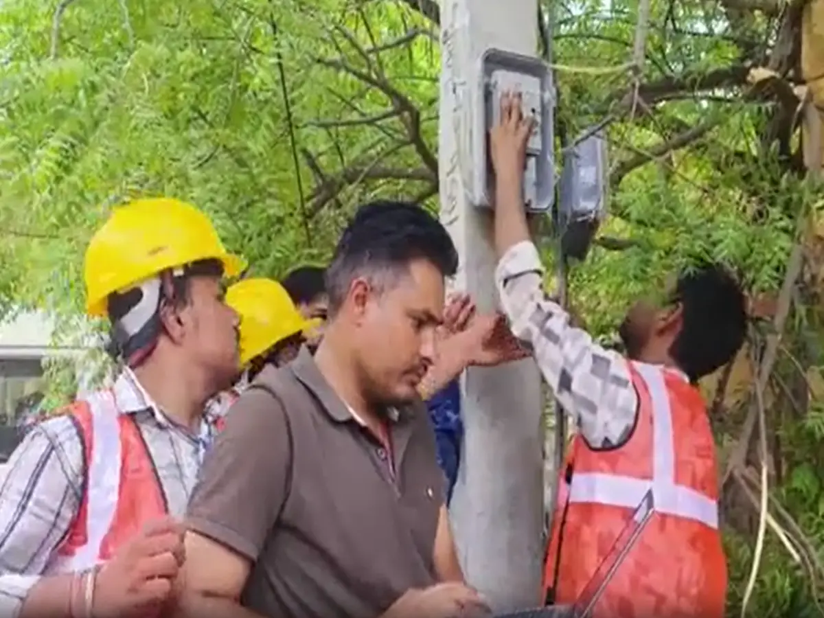 अब बिजली होगी स्मार्ट! जैसलमेर में 1.36 लाख घरों को मिलेंगे नए मीटर अब बिजली होगी स्मार्ट! जैसलमेर में 1.36 लाख घरों को मिलेंगे नए मीटर